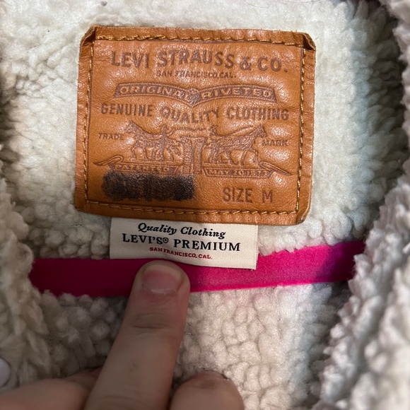 Levi’s premium black Sherpa lined denim jacket - Picture 3 of 3